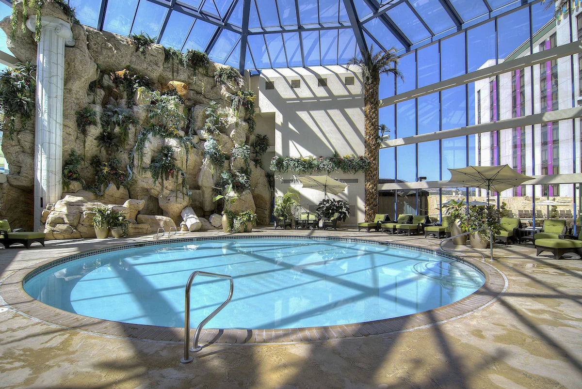 Auction - Spa Getaway Package - Atlantis Casino Resort Spa -  (Value: $900)