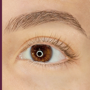 Close-up animation showing the effect of UltraVolume Tubing Mascara - Black | Blinc on eyelashes, enhancing length and volume with a natural look.